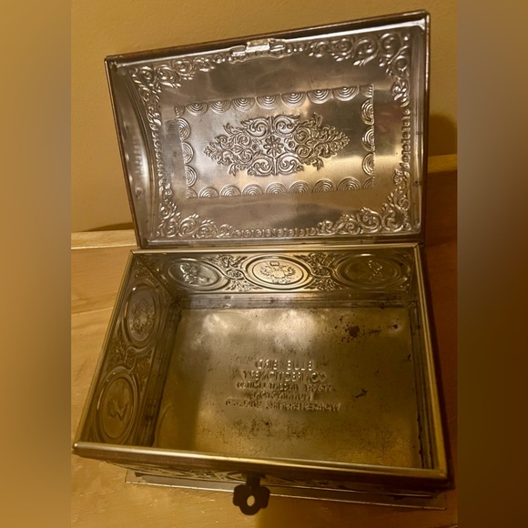 Vintage Blue Bird Tin - Picture 5 of 6